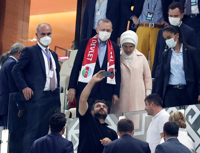 Euro 2020: Είδε από κοντά την εθνική Τουρκίας ο Ερντογάν - Παρών στο γήπεδο του Μπακού [Εικόνες]