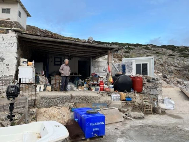 Ο στρατός επισκεύασε το σπίτι της μοναδικής κατοίκου της Κινάρου - Οι εργασίες από τη ΜΟΜΚΑ [εικόνες]