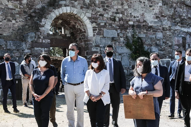 Μήνυμα Σακελλαροπούλου για κορονοϊό και μάσκες: Παράλογες συμπεριφορές βάζουν σε κίνδυνο τη ζωή των συνανθρώπων μας