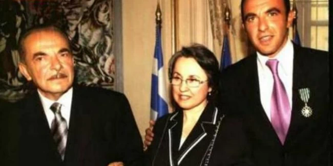 Νίκος Αλιάγας: Το δύσκολο χειρουργείο που αποκαλύπτει η μητέρα του Χαρούλα - Η άγνωστη ζωή του παρουσιαστή [Εικόνες]