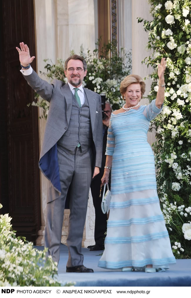 "Νίκησα άλλη μια φοβία μου": Η Τατιάνα Μπλάτνικ σερφάρει στον ωκεανό με μαύρη ολόσωμη στολή αννα μαρια