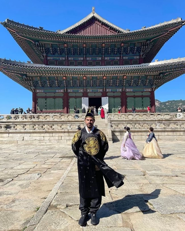 ΑΚΗΣ ΠΕΤΡΕΤΖΙΚΗΣ