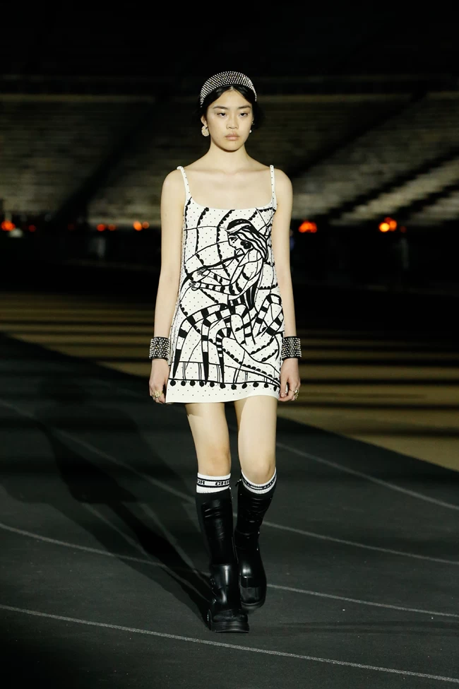 DIOR