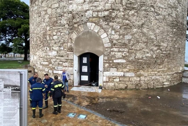 ΚΑΚΟΚΑΙΡΙΑ ΛΕΥΚΟΣ ΠΥΡΓΟΣ