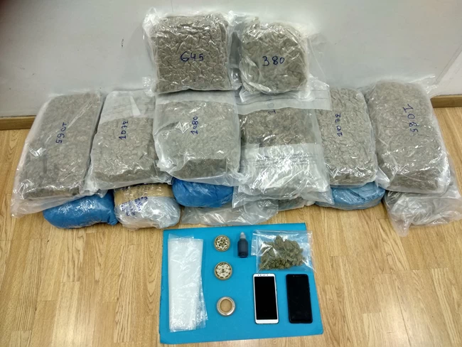Με το... ταχυδρομείο έφτανε η κάνναβη σε 49χρονο - Πώς τον συνέλαβαν στην Αθήνα