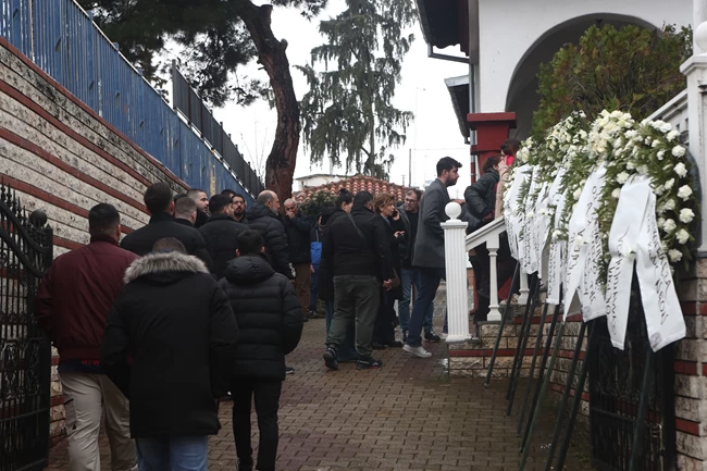 ΚΗΔΕΙΑ ΙΦΙΓΕΝΕΙΑΣ ΤΡΕΝΑ ΤΕΜΠΗ