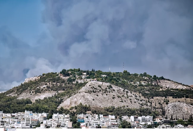 Φωτιά στη Βαρυμπόμπη