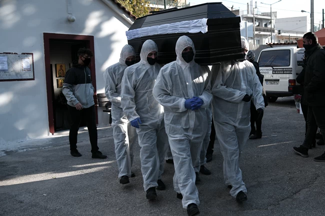 Απίστευτη ιστορία με Ροδίτη που πέθανε από κορονοϊό- Ολη η οικογένειά του ήταν σε καραντίνα, θάφτηκε μόνος στην Κρήτη, χωρίς ένα αντίο