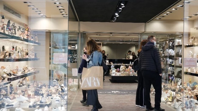 Ανοικτά την Κυριακή των Βαΐων τα καταστήματα: Το ωράριο της Μεγάλης Εβδομάδας