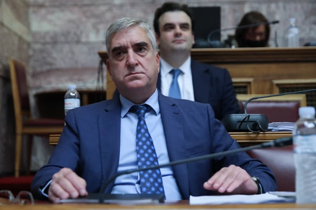 Τι εννοούσε ο νέος διοικητής της ΕΥΠ ότι "a priori κανείς δεν εξαιρείται" από τις παρακολουθήσεις;- Η ερμηνεία
