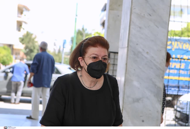 κηδεια μαρινα λαμπρακη