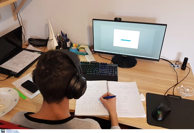 Τηλεκπαίδευση: 35.000 τάξεις στο webex - Αγωνία μετά τα τεχνικά προβλήματα - Τι θα γίνει με τις απουσίες