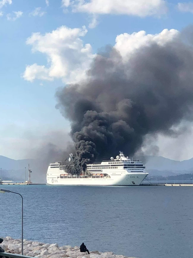 Κέρκυρα φωτιά κρουαζιερόπλοιο