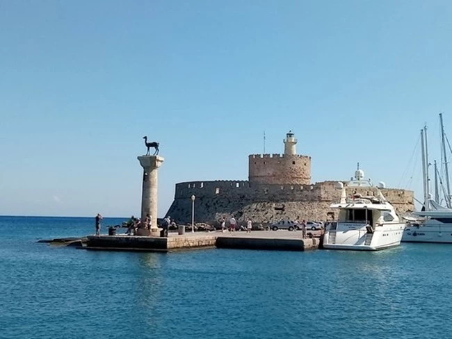 Το νησί του Αιγαίου που γίνεται χειμερινός προορισμός για συνταξιούχους από την Ευρώπη