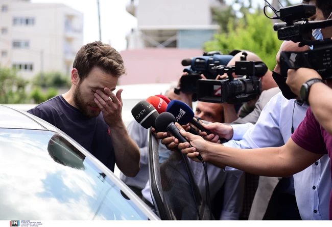 Γλυκά Νερά: "Συνειδητοποίησα ότι είναι νεκρή όταν μίλησα με την αστυνομία" - Συγκλονίζει ο πιλότος για την 20χρονη Καρολάιν
