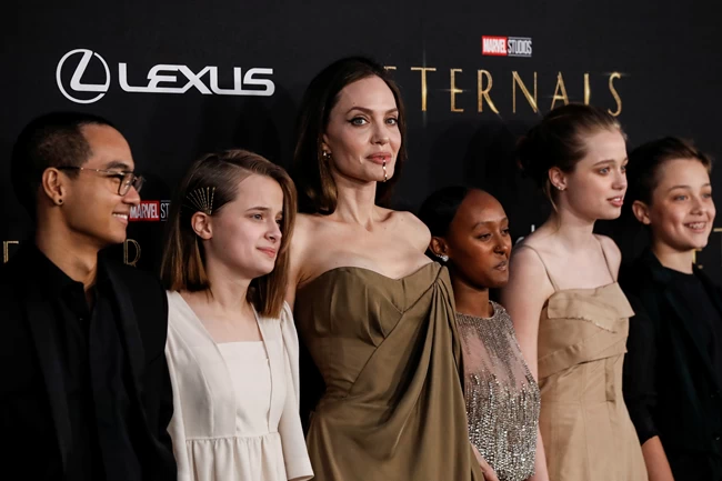 angelina jolie shiloh jolie pitt