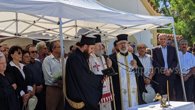 μνημοσυνο Μίκη