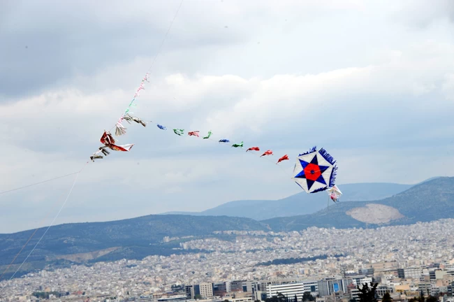 Καθαρά Δευτέρα... αλλιώς: Πέταγμα χαρταετού εντός δήμου & με SMS - Ολα τα μέτρα που ισχύουν σήμερα