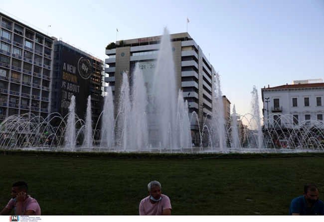 Αφιέρωμα Süddeutsche Zeitung: "Η Αθήνα ξυπνάει"