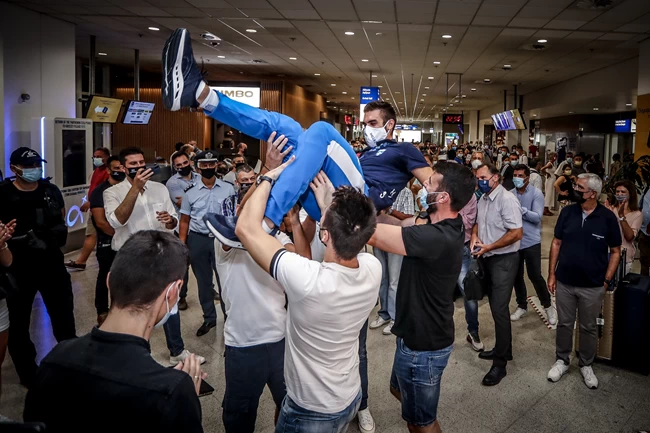 Ντούσκος