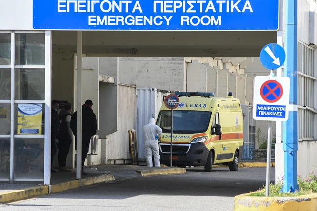 Στο "κόκκινο" η Πάτρα: Γέμισε η κλινική Covid στο Ρίο - Μπαράζ νέων κρουσμάτων - Επιστολή Δημάρχων στον Χαρδαλιά