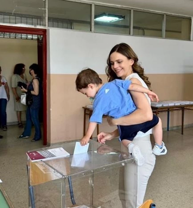 Έφη Αχτσιόγλου