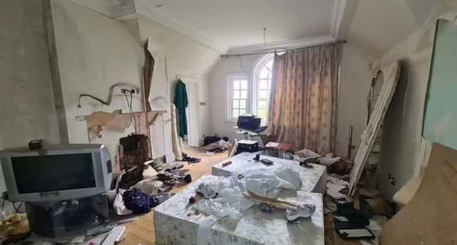 ΒΡΕΤΑΝΙΑ ΕΛΛΗΝΑΣ ΚΡΟΙΣΟΣ ΕΞΑΦΑΝΙΣΗ