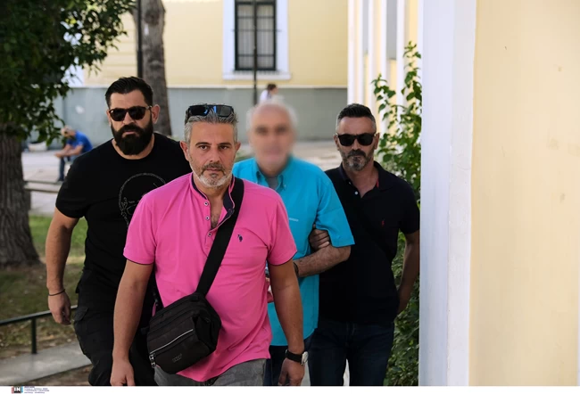 ΠΑΡΟΥΣΙΑΣΤΗΣ ΠΟΡΝΟΓΡΑΦΙΑ