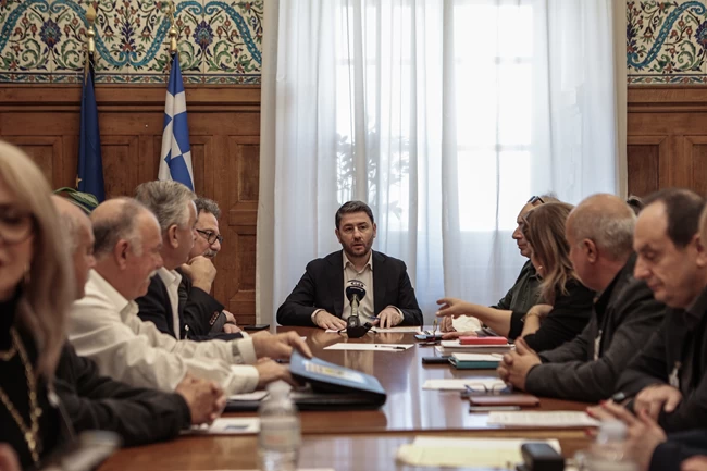 ΑΝΔΡΟΥΛΑΚΗΣ ΤΡΙΤΕΚΝΟΙ