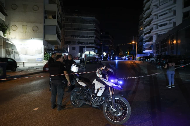 Νύχτα τρόμου σε Κάτω Πατήσια και Αγίους Αναργύρους: Πυροβολισμοί με δύο νεκρούς και δύο τραυματίες αστυνομικούς [Εικόνες - Βίντεο]