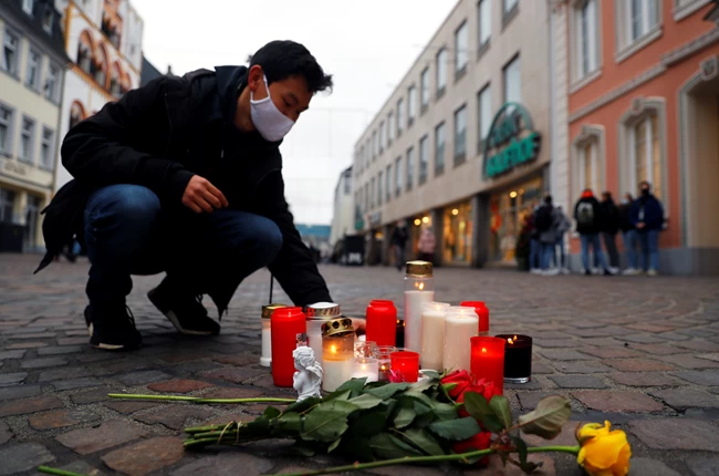 Επίθεση στο Τρίερ της Γερμανίας - ΥΠΕΞ: Οδύνη για τον θάνατο του Έλληνα γιατρού και της κόρης του