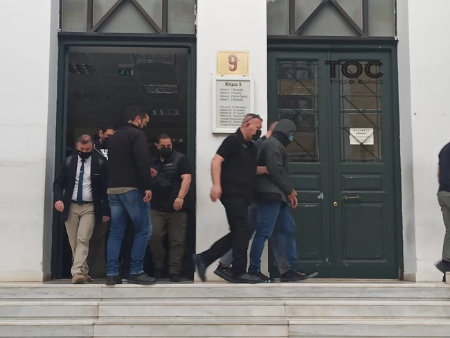 Φουρθιώτης: Οι πρώτες φωτογραφίες από την Ευελπίδων - Μετά την απόφαση προφυλάκισής του