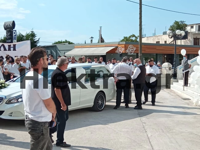 Κηδεία Γαρυφαλλιάς