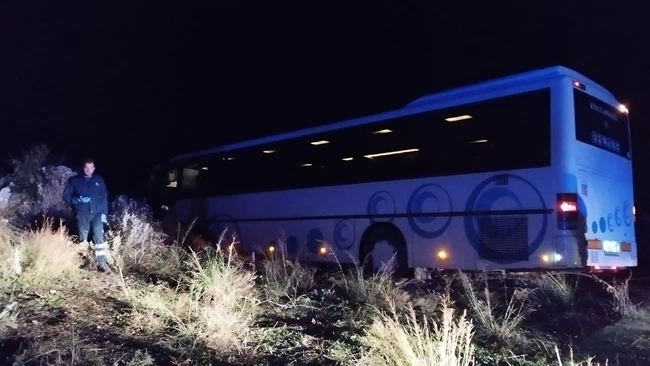 Αρκαδία: Συγκλονίζει η επιβάτιδα του λεωφορείου που κρεμόταν στον γκρεμό - "Είπα εδώ πέθανες τώρα, ό,τι έζησες έζησες"