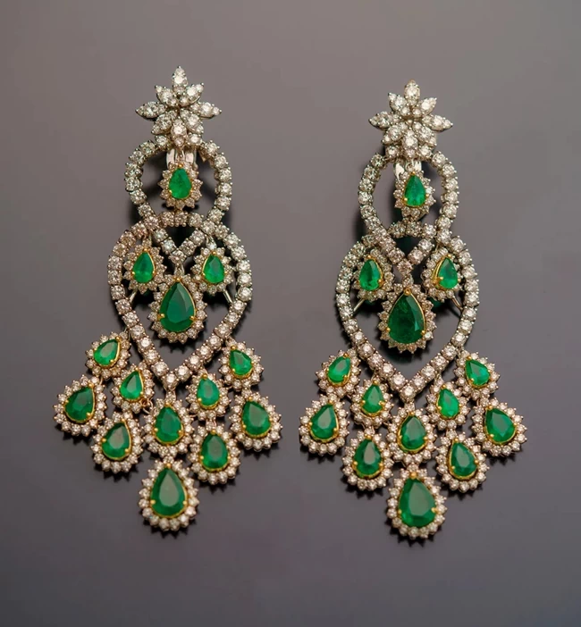 Ζωή Λάσκαρη: Δείτε τα πανέμορφα σμαραγδένια σκουλαρίκια της που βγαίνουν σε δημοπρασία Ζωή Λάσκαρη Σκουλαρίκια