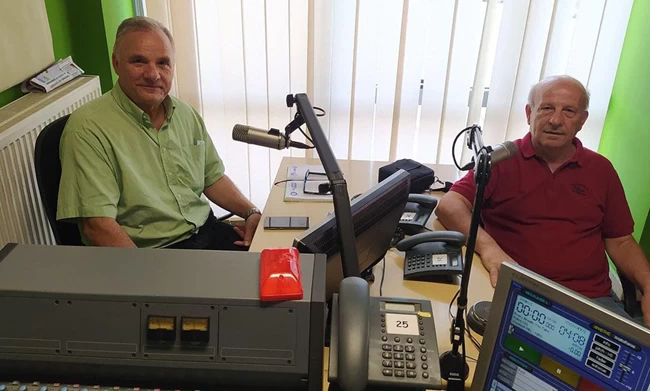 Τρίκαλα: Ραδιοφωνική εκπομπή ξεκινάει το δίδυμο πρώην βουλευτών