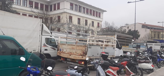 Ιωάννινα: Μηχανοκίνητη πορεία διαμαρτυρίας από τους μελισσοκόμους - Δεν μπορούν να ανταγωνιστούν το μέλι στα σούπερ μάρκετ
