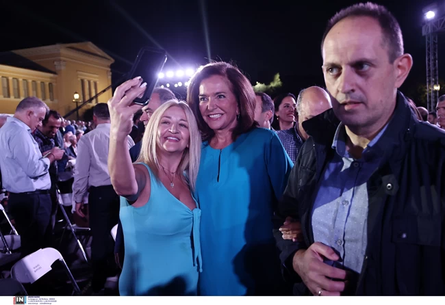 ΝΤΟΡΑ ΜΠΑΚΟΓΙΑΝΝΗ