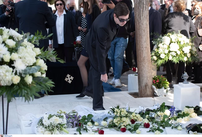 ΕΤΗΣΙΟ ΜΝΗΜΟΣΥΝΟ ΤΗΣ ΦΩΦΗΣ ΓΕΝΝΗΜΑΤΑ ΣΤΟ ΠΡΩΤΟ ΝΕΚΡΟΤΑΦΕΙΟ