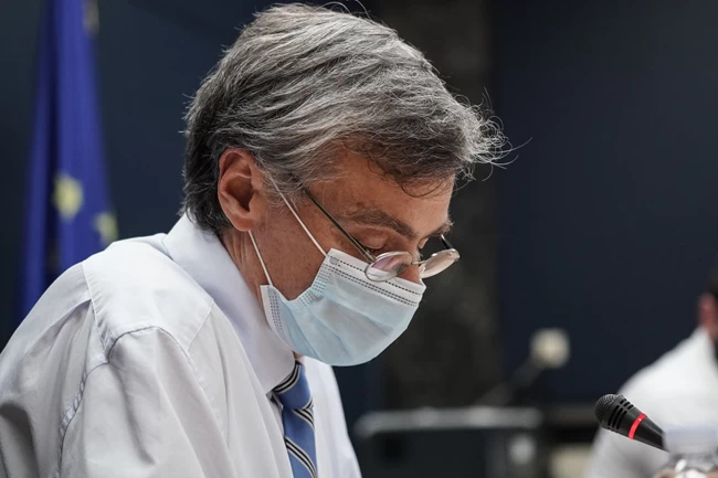 Ο Τσιόδρας "βλέπει" δεύτερο κύμα κορονοϊού και ανάκαμψη της πανδημίας στην Ευρώπη