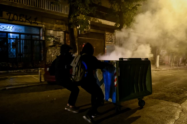 Επέτειος Πολυτεχνείου: Τα επεισόδια και οι μολότοφ "μετακόμισαν" σε Θεσσαλονίκη και Πάτρα - Λίγα παρατράγουδα στην Αθήνα