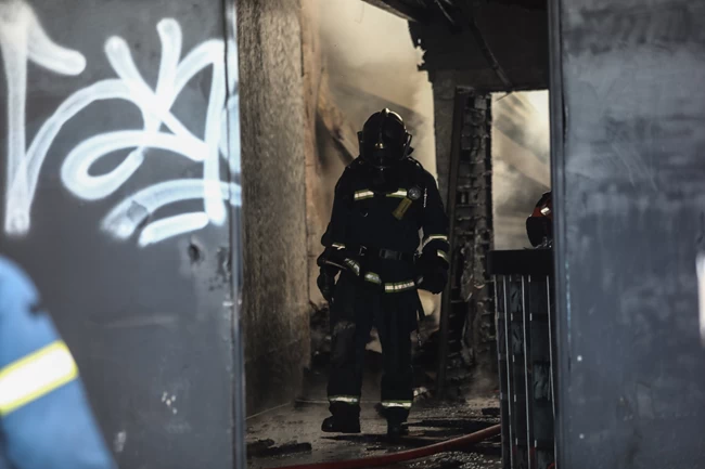 ΦΩΤΙΑ ΠΕΙΡΑΙΩΣ