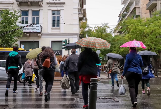 Μεγάλη Τρίτη με κρύο, βροχές και καταιγίδες: Ακόμη και κάτω από τους 9 βαθμούς το θερμόμετρο στην Αττική