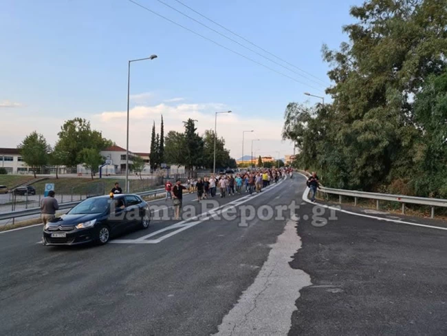 Διαμαρτυρία Καμένα Βούρλα