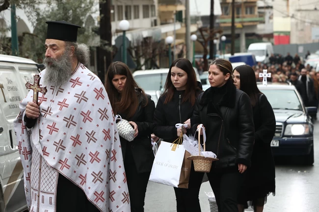 ΚΗΔΕΙΑ ΙΦΙΓΕΝΕΙΑΣ ΤΡΕΝΑ ΤΕΜΠΗ