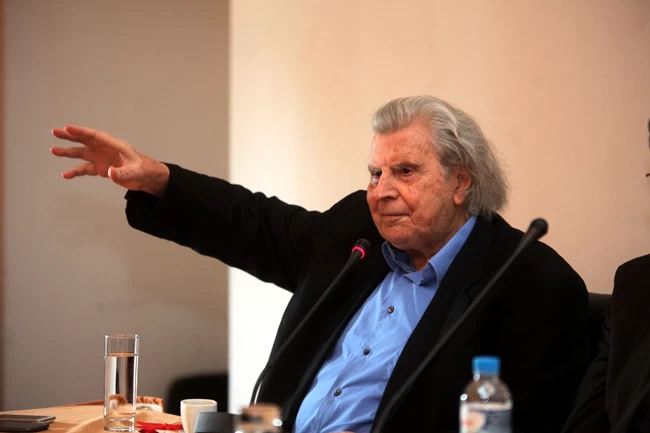 "Επίθεση" Κούγια στη δικηγόρο που εκπροσωπεί τη σύζυγο και τον γιο του Μίκη Θεοδωράκη: "Η Μυρτώ είναι σε κώμα"