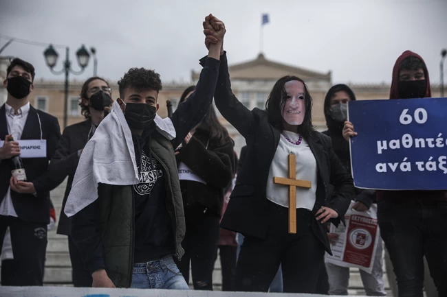 Εκπληξη στο μαθητικό συλλαλητήριο: Ένα Μεγάλο Ευχαριστώ στη Νίκη Κεραμέως