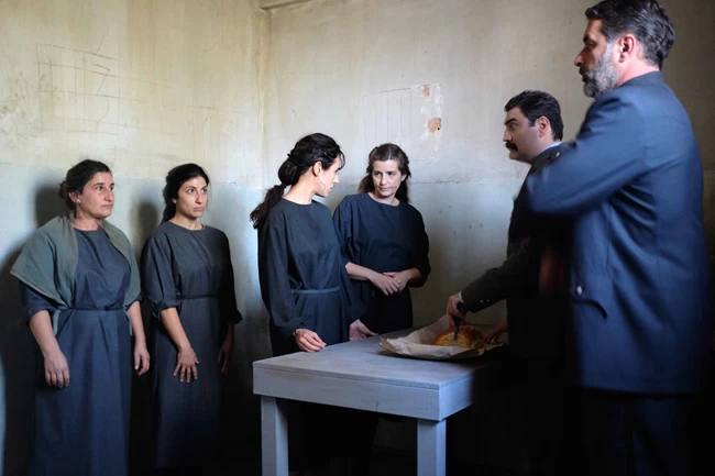 Άγριες Μέλισσες: "Ψαλίδι" στα επεισόδια λόγω lockdown - Πότε και για πόσο θα τις βλέπουμε