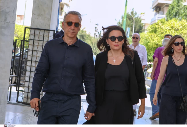 κηδεια μαρινα λαμπρακη