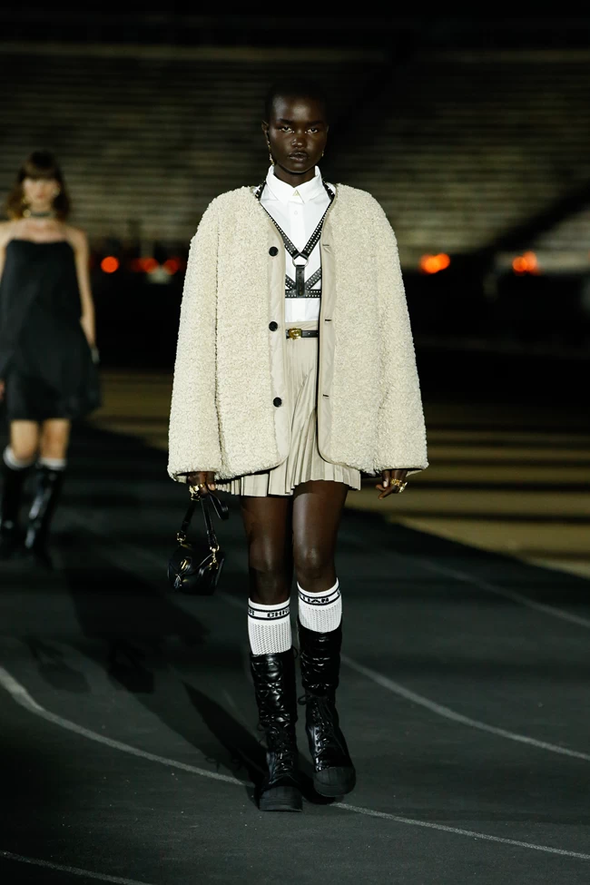 DIOR